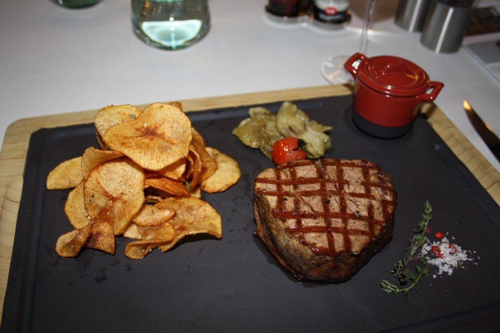 dana bonfile-The Doubles Restaurant_doubletreeotelmoda