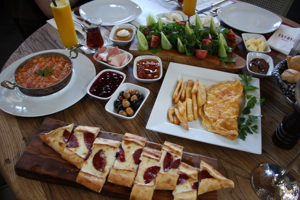 bistro cabana-serpme kahvaltı-bugünneyesem